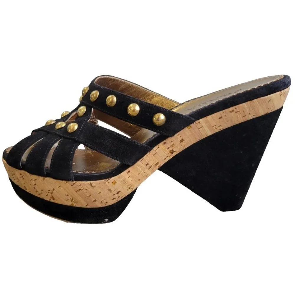 Prada Scamosciato Heels—hard to find! Size 36.5 - Picture 3 of 12